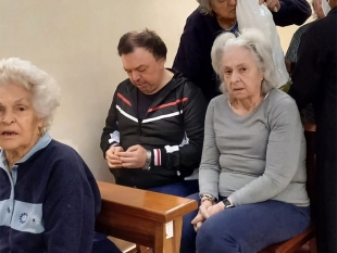 madre_che_accoglie_4.jpg